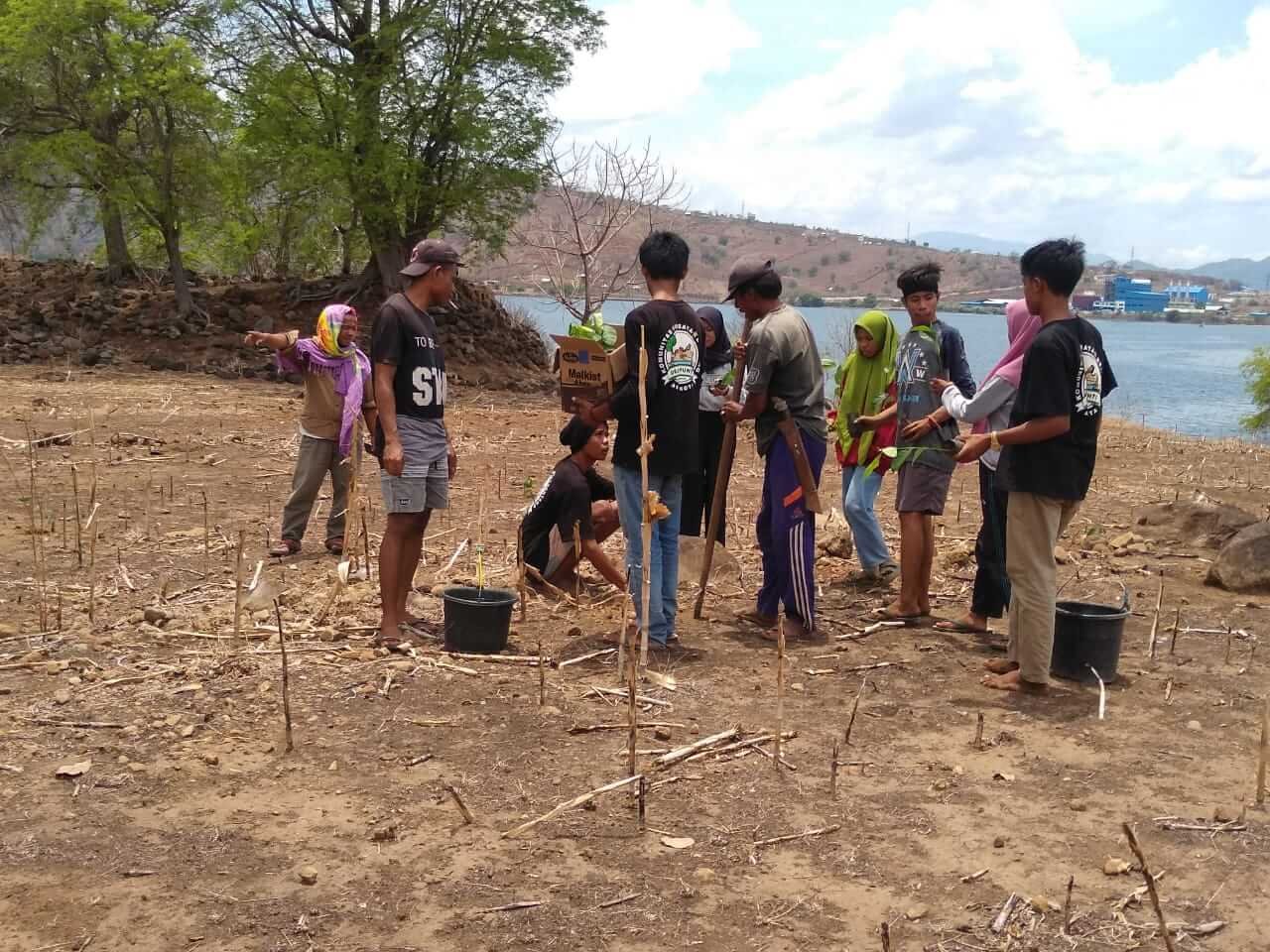 Penanaman 400 Pohon di Benteng Asakota